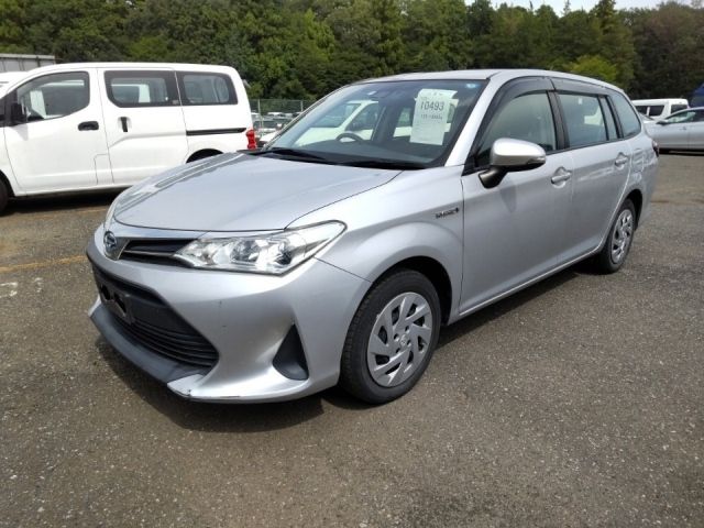 10493 Toyota Corolla fielder NKE165G 2018 г. (LUM Tokyo Nyusatsu)